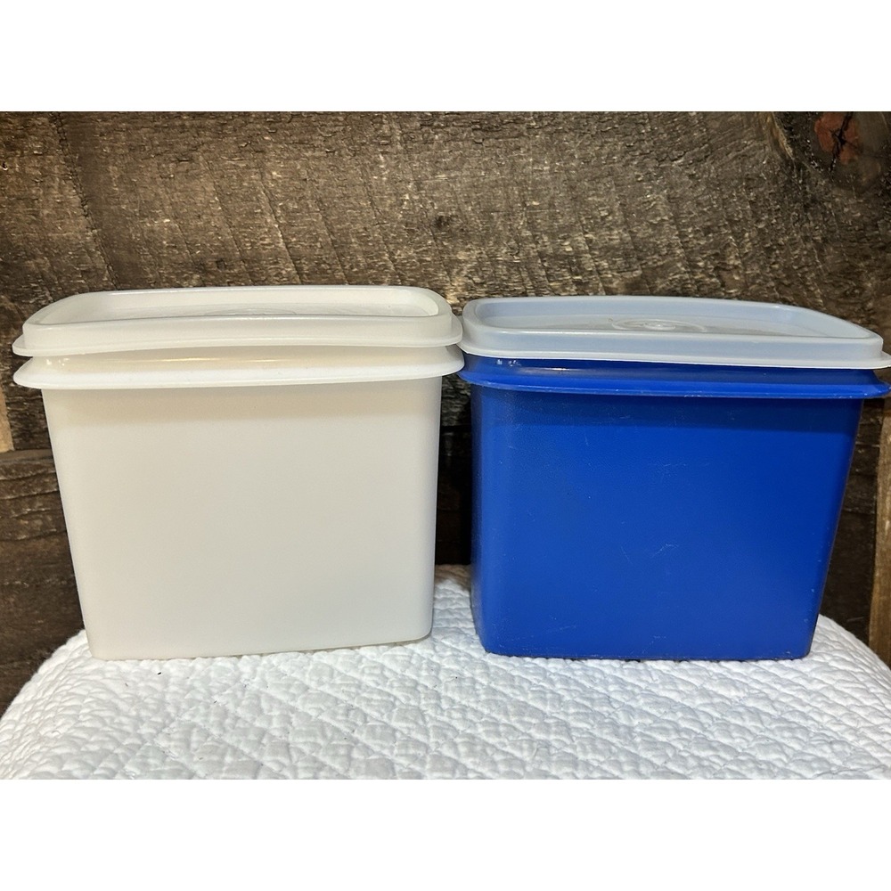 Tupperware Blue & White Shelf Saver Containers But White Clear Lids
